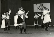 Tance s vyhadzovaním v myjavsko-trenčianskej oblasti - F17_FSk z Bosace, 1991, Folkl.slav. Mnichova Lehota, TNOS